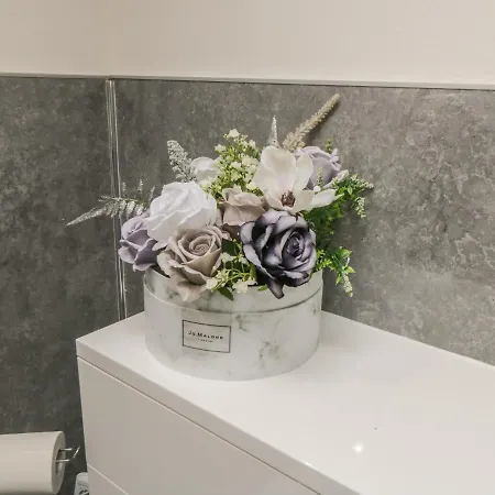 Ted's Place Tatil Evi *